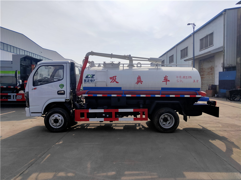 東風(fēng)牌5方吸糞車(chē)